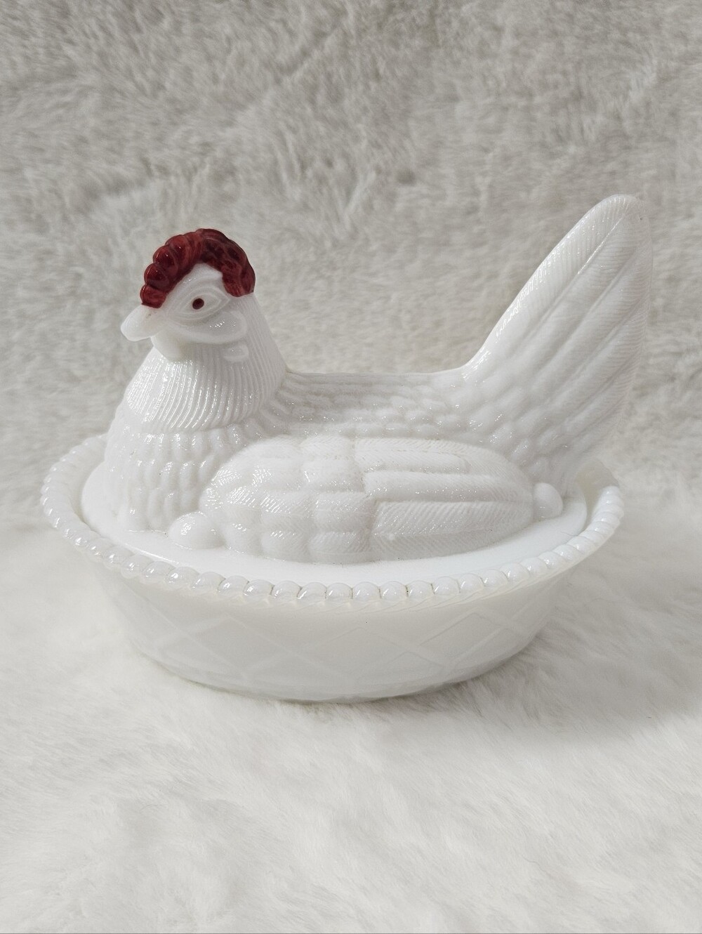 Vintage Westmoreland Milk Glass Chicken Laying Nest. Hen On The Nest